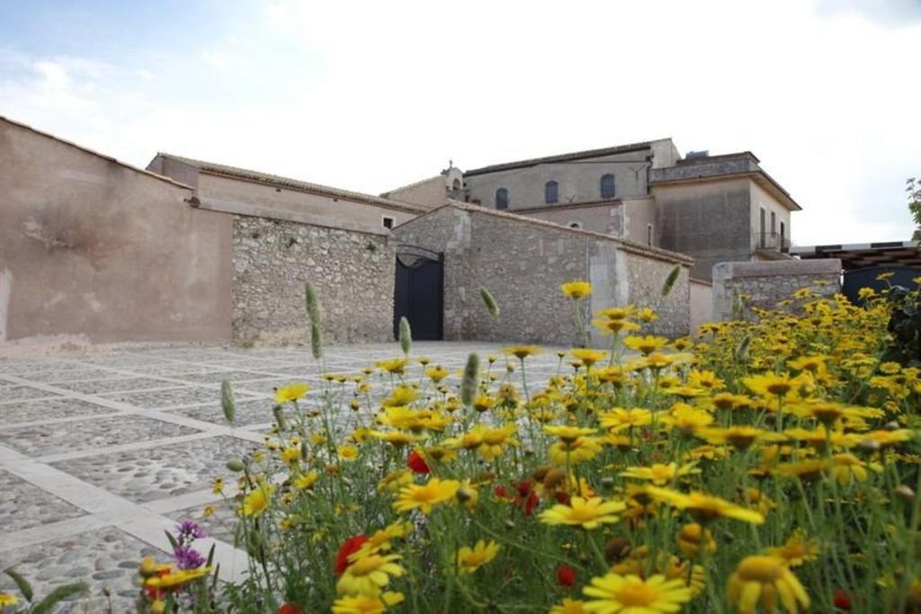 Eremo Madonna Delle Grazie Guest House Авола Екстериор снимка