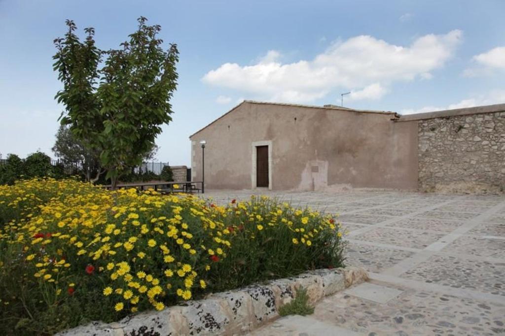 Eremo Madonna Delle Grazie Guest House Авола Екстериор снимка