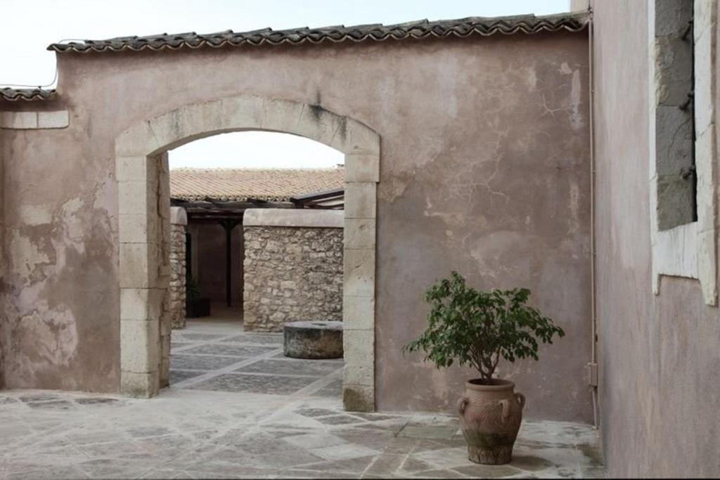 Eremo Madonna Delle Grazie Guest House Авола Екстериор снимка